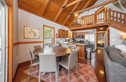 Thayerville Cabin | Rustic Luxury w/Hot Tub, Dock & Views