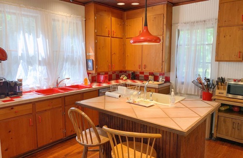 Mattituck House | Rustic Mattituck Waterfront Home w/Pool & Private Dock