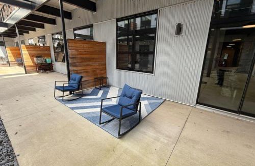 Judson Apartment | Rustic Meets Modern 2BR 2BA