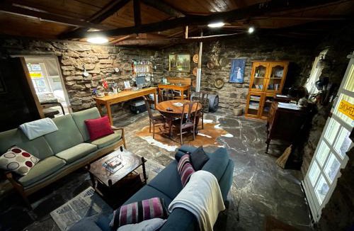 Mount Alexander Shire Other | Rustic miners cabin