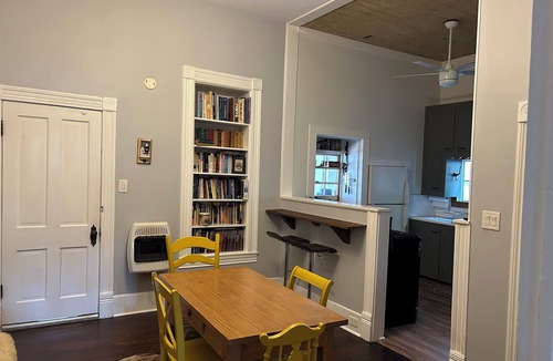 Smithville House | Rustic modern farmhouse 3-bedroom pet friendly house in charming Smithville