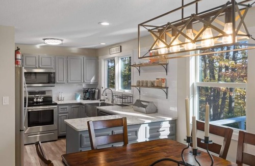 Wilmington House | Rustic Modern Ski Home-Close to MtSnow w/Fireplace