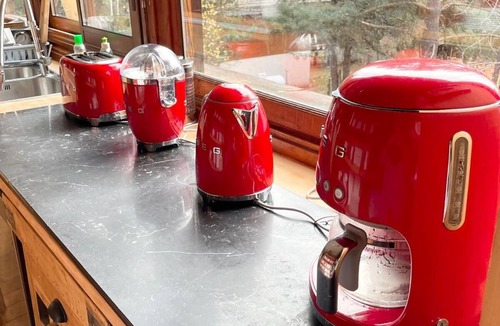 Formigueres Ski Chalet | Rustic Mountain Chalet with Jacuzzi