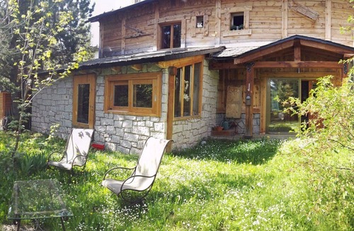 Formigueres Ski Chalet | Rustic Mountain Chalet with Jacuzzi