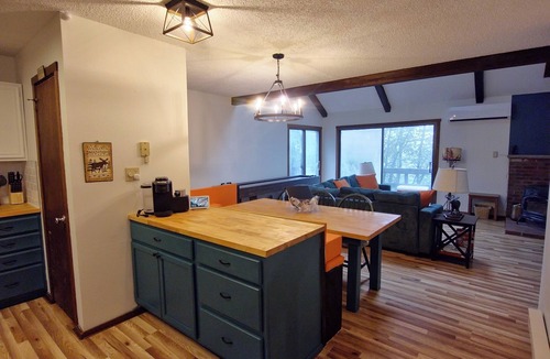 Village at Camelback House | Rustic Mountain Escape. Waterpark, Ski & Views!