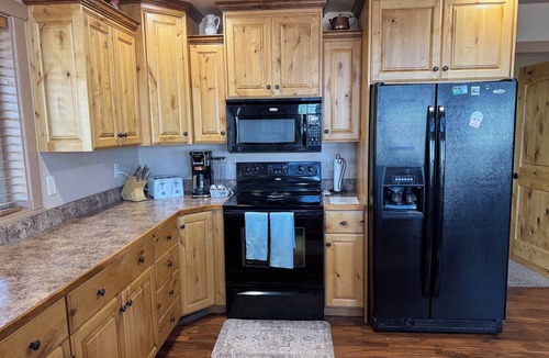 Sweetwater Cabin | Rustic Mountain Lake Escape