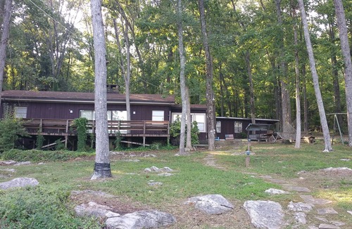 Groveoak Cottage | Rustic Mountain Lakefront Cottage