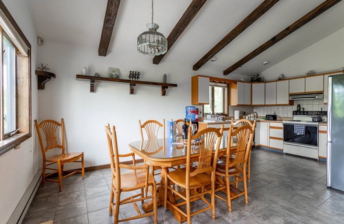 Windham Ski Chalet | Rustic Mountain view Cabin 5 mins to Ski Area!