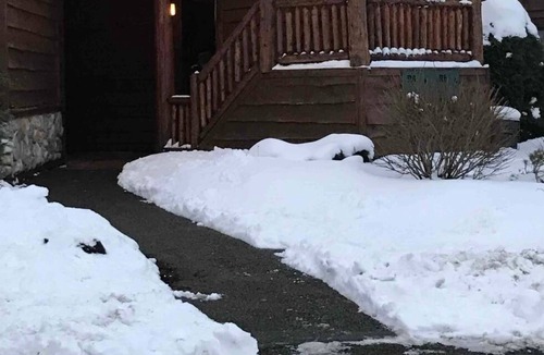 Blodgett Mills House | Rustic Mountainside Townhouse