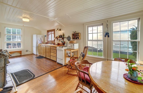 Westport House | Rustic Oceanfront Mendocino Coast Cottage w/Deck!