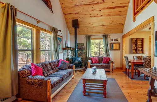 Pagosa Springs House | Rustic Pagosa Springs Cabin w/Hot Tub + Game Room