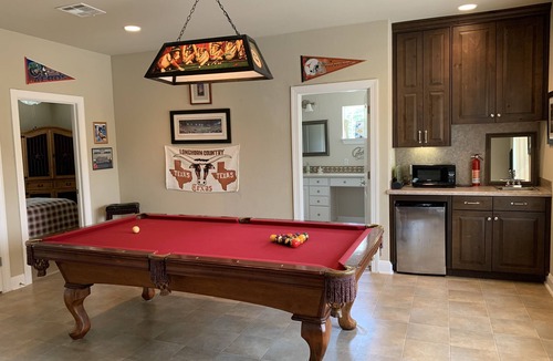 Smithville House | Rustic paradise! Sleeps 15! SUMMER SPECIAL! EARLY CHECK-IN, LATE CHECK-OUT!