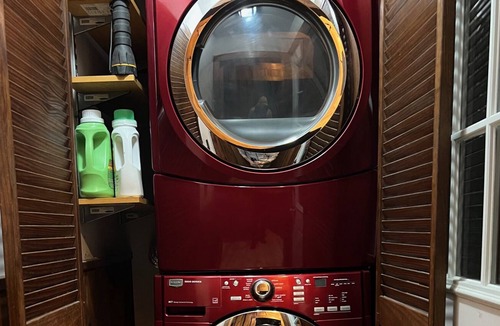 Berwick House | Rustic Peaceful 4 BR Home w/ King Bed/Fireplace!