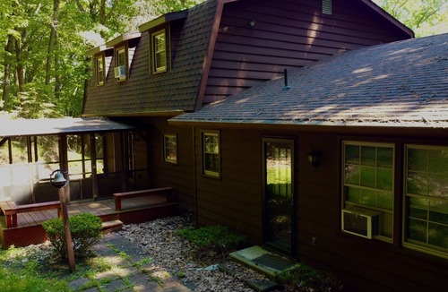 Berwick House | Rustic Peaceful 4 BR Home w/ King Bed/Fireplace!