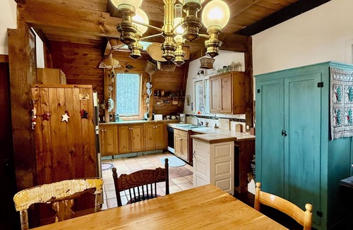 Schroon Lake Cabin | Rustic Pine Lodge - Cozy 4 BR Adirondack Escape