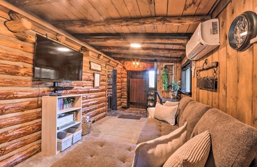 Post Falls House | Rustic Post Falls Cabin Family Friendly!