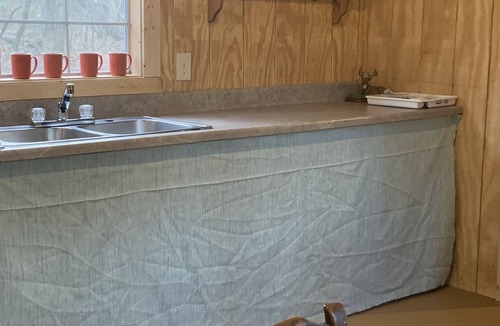 Lexington Cabin | Rustic Primitive Cabin near Athens GA!