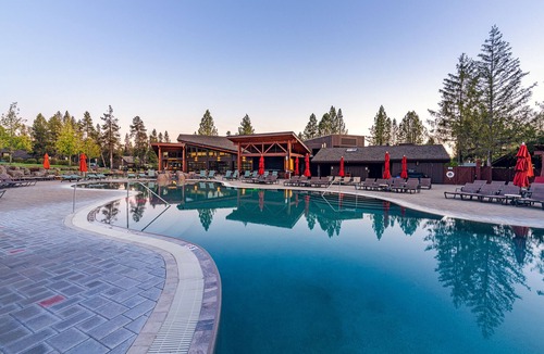 Sunriver Condo | Rustic Ranch Cabin with Access to The Cove