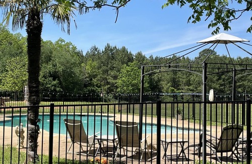 Rusk Cabin | Rustic ranch retreat with access to private saltwater pool