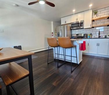 Phoenixville Apartment | Rustic & Renovated 3 Bed - 8 Min Walk to Bridge St
