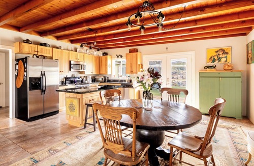 Morongo Valley House | Rustic Retreat — 3b/2ba home + desert gardens