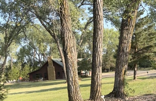 Topeka Cabin | Rustic Retreat & Cabin!