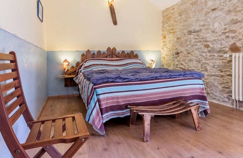 Bouvron Bed & Breakfast | Rustic Retreat: Cozy 1-Bedroom with Private Bath, Fireplace & Breakfast