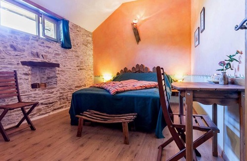 Bouvron Bed & Breakfast | Rustic Retreat: Cozy 1-Bedroom with Private Bath, Fireplace & Breakfast