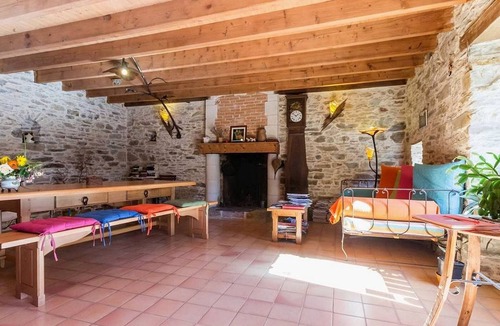 Bouvron Bed & Breakfast | Rustic Retreat: Cozy 1-Bedroom with Private Bath, Fireplace & Breakfast