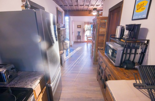 Swiftwater Cabin | Rustic Retreat/Fireplace /Casino/Camelback - Close to everything!