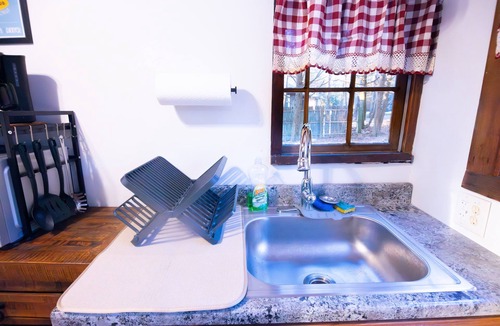 Swiftwater Cabin | Rustic Retreat/Fireplace /Casino/Camelback - Close to everything!