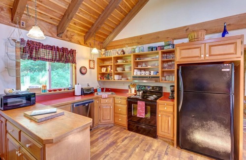 Denver Cabin | Rustic Retreat | Hike, Explore Charming Towns & Unwind