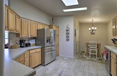 Moab South Valley House | 'Rustic Retreat' Moab Townhome w/Grill & Fire Pit