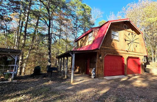 Avinger House | Rustic Retreat near nLake O the Pines