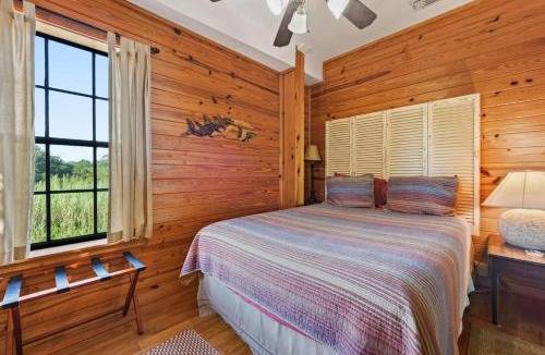 Ocean Springs House | Rustic Retreat