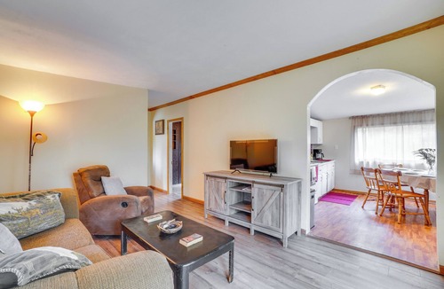 Shell Knob Cabin | Rustic Retreat w/Deck: 1 Mi to Table Rock Lake