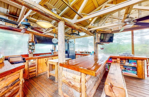 Cedaredge Cabin | Rustic retreat with stellar shared amenities