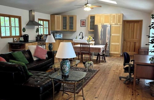 Darnestown Cabin | Rustic Retreatnn