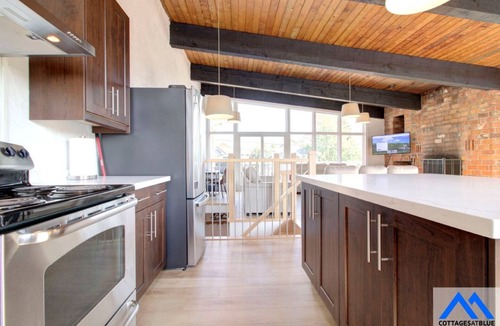 The Blue Mountains Ski Chalet | Rustic Ridge Refuge - Sauna & Fire Pit + Mountain View