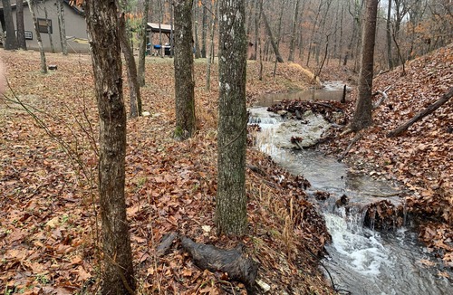 Flint Creek Cabin | Rustic River cabin- located near the Illinois river!