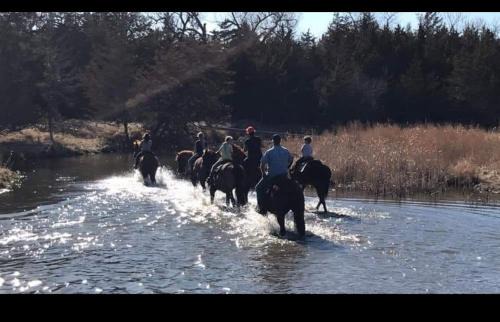 Lincoln County Apartment | Rustic River EscapeHuntinghorsescattleranch