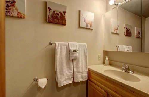 Baring House | Rustic River Paradise - One Bedroom Cabin