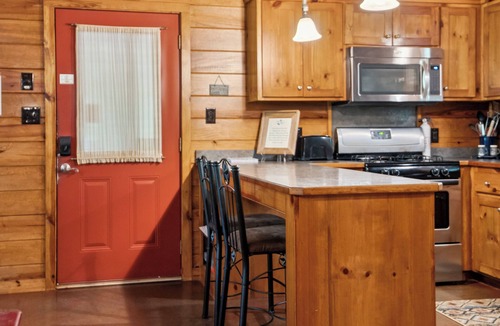 Bismarck Cabin | Rustic Romance Cabin with Hot Tub