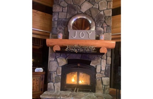 Cape Neddick Ski Chalet | Rustic, Romantic, & Spacious Log Chalet for the Family