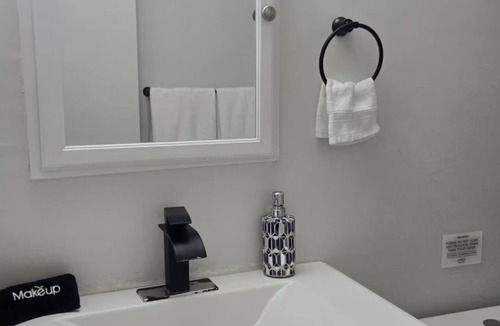 Riverside Apartment | Rustic root retreat. Charming studio in Tempe! Walking distance to town/shopping