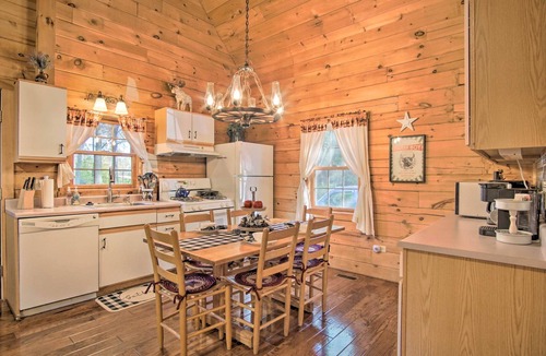 Oceana County Cabin | Rustic Rothbury Cabin w/Resort Amenity Access!