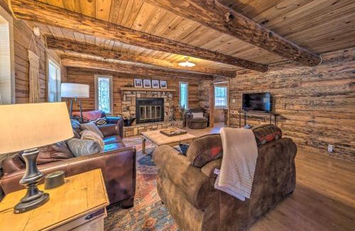 Ruidoso House | Rustic Ruidoso Log Cabin with Hot Tub & Deck!