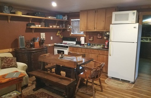Loxley Cabin | Rustic Rural Cabin