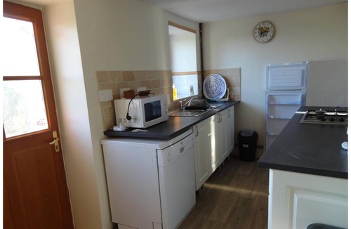 Merleac House | Rustic stone house in pretty surroundings.