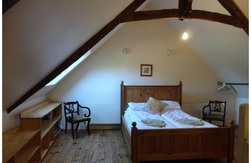 Merleac House | Rustic stone house in pretty surroundings.